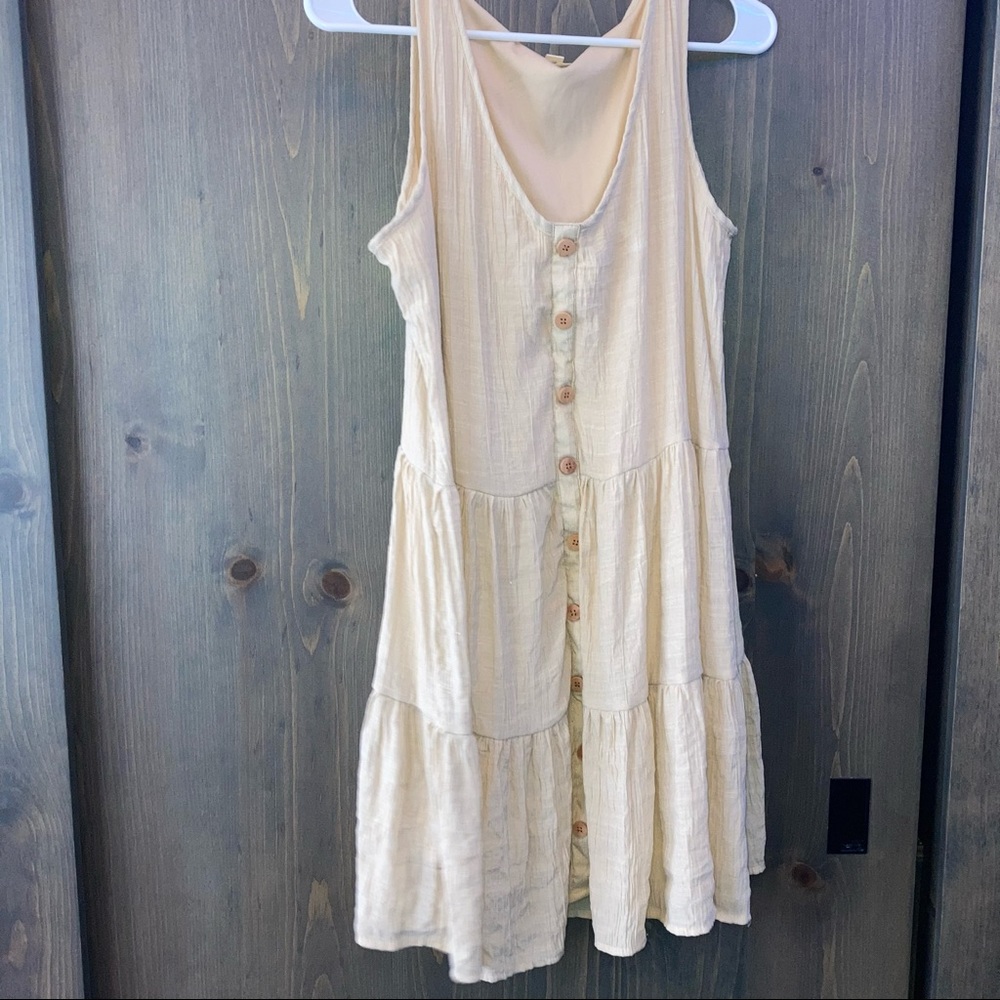 Short beige/ white dress👗